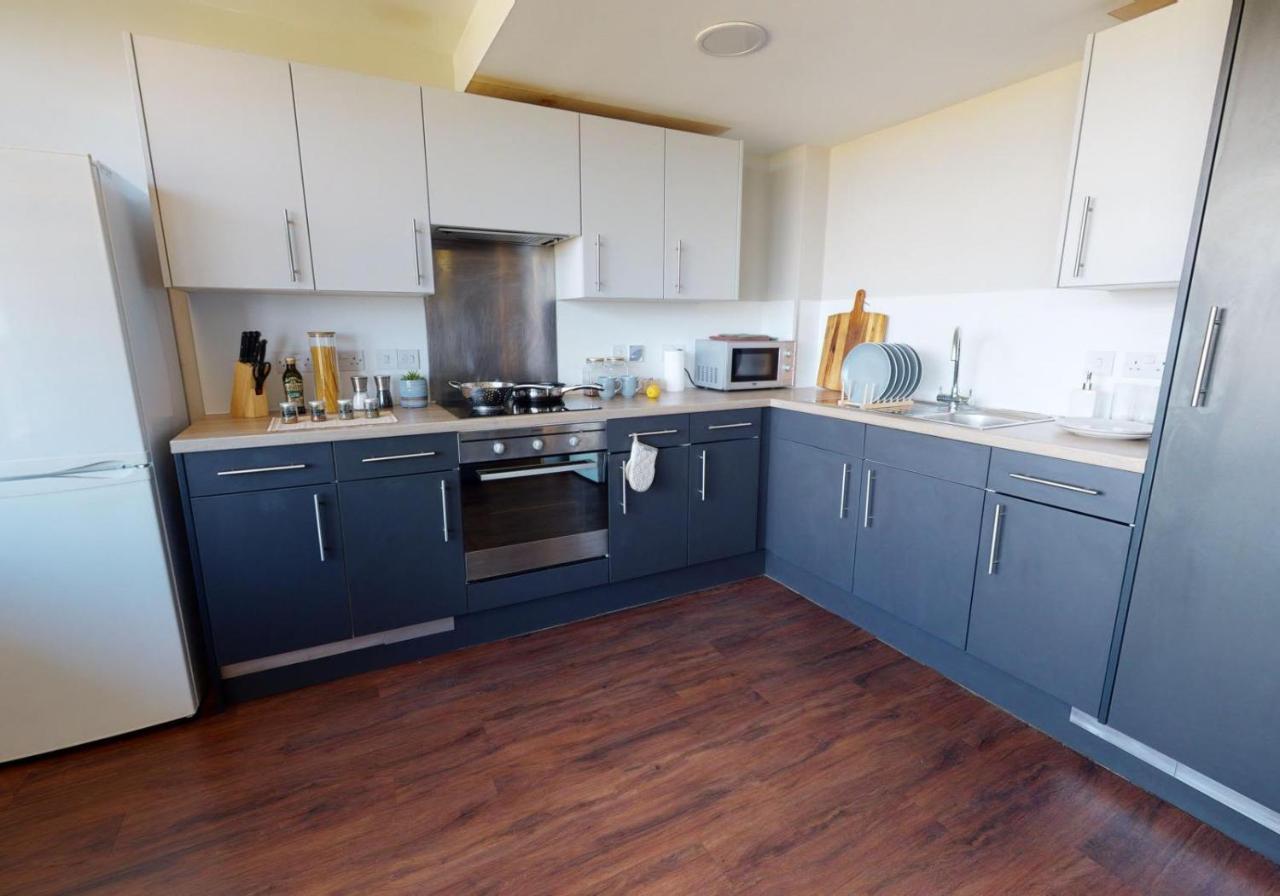 Private Bedrooms With Shared Kitchen And Studios At Iq Tufnell House In Лондон Екстериор снимка